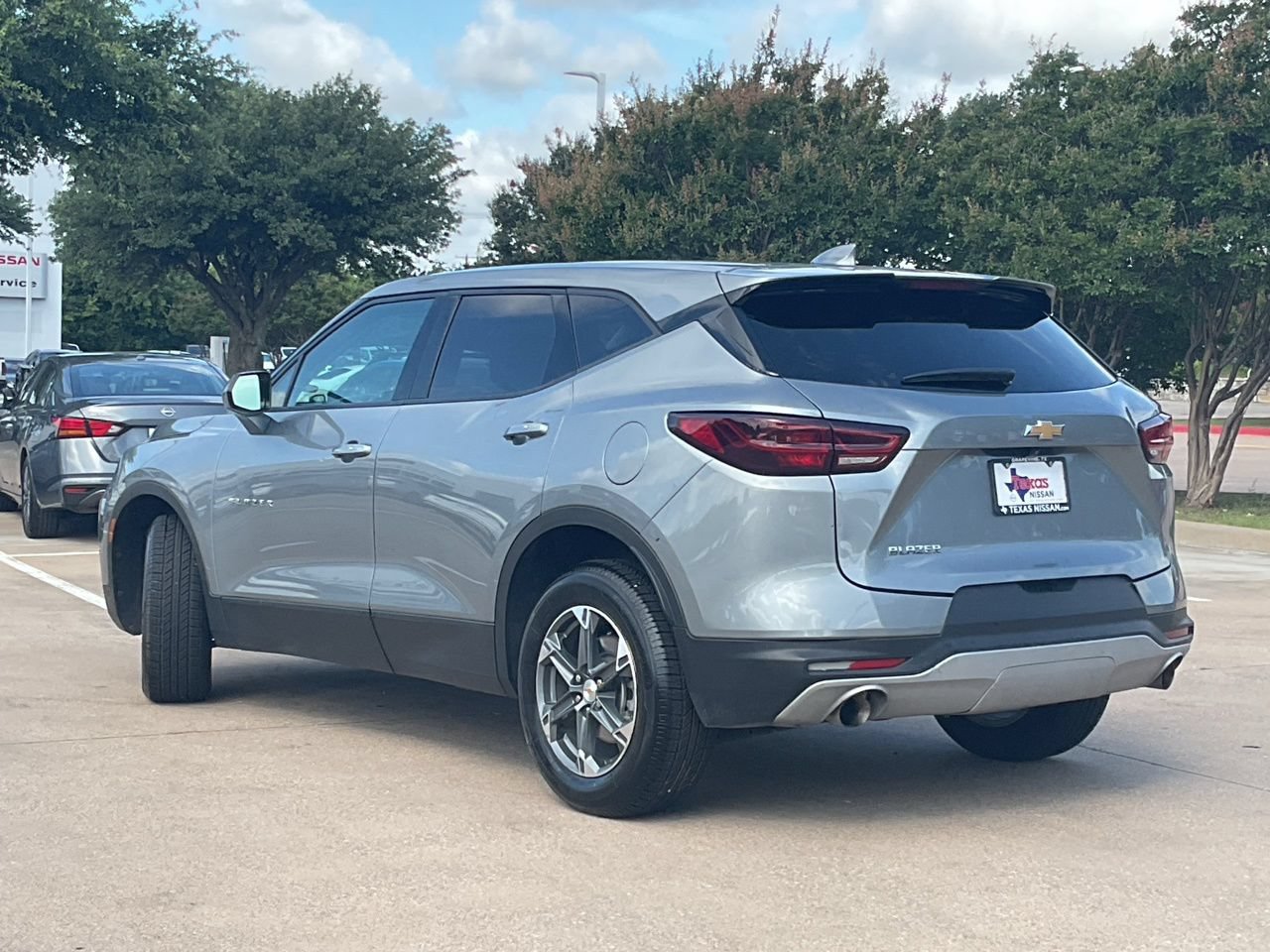 Used 2025 Chevrolet Blazer LT FWD image 6