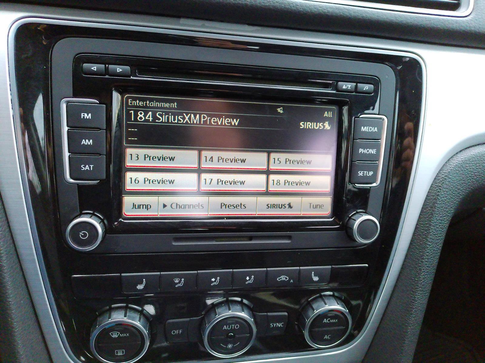 Used 2012 Volkswagen Passat 2.5 SE image 16