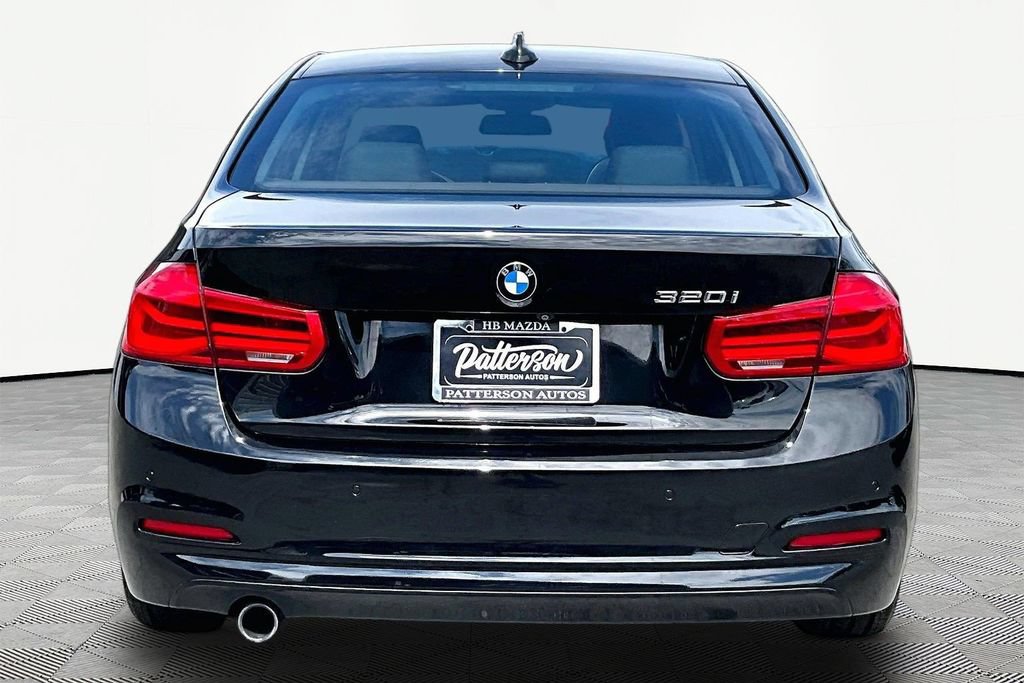 Used 2018 BMW 320i Sedan RWD image 4