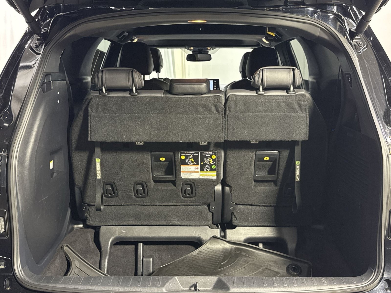 Used 2024 Toyota Sienna XSE w/ XSE Plus Package AWD/4WD image 37