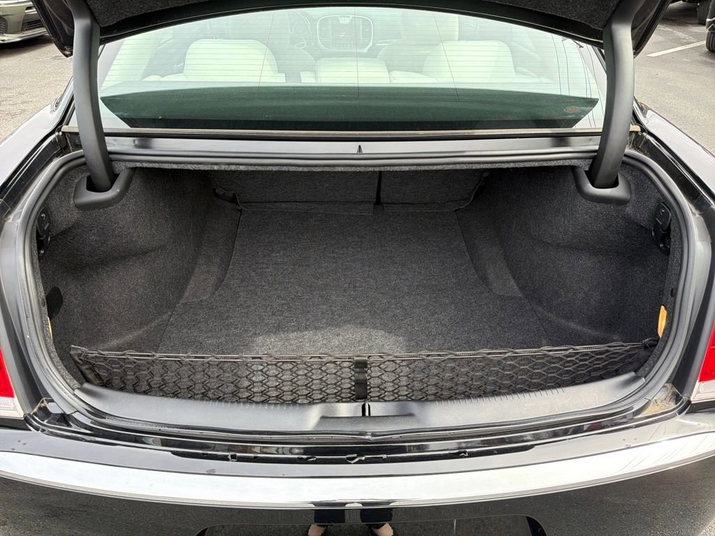 Certified 2022 Chrysler 300 Touring image 21