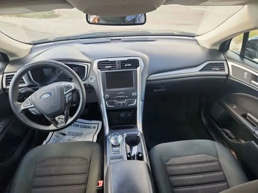 Used 2019 Ford Fusion SE image 14