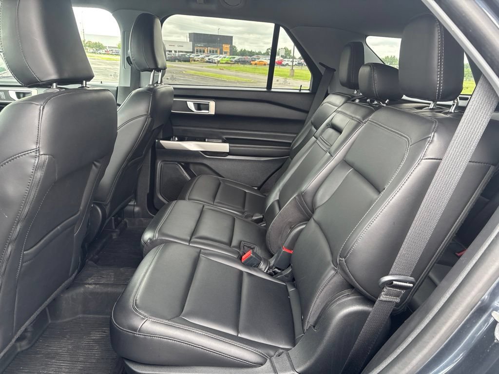 Used 2022 Ford Explorer XLT AWD/4WD image 10