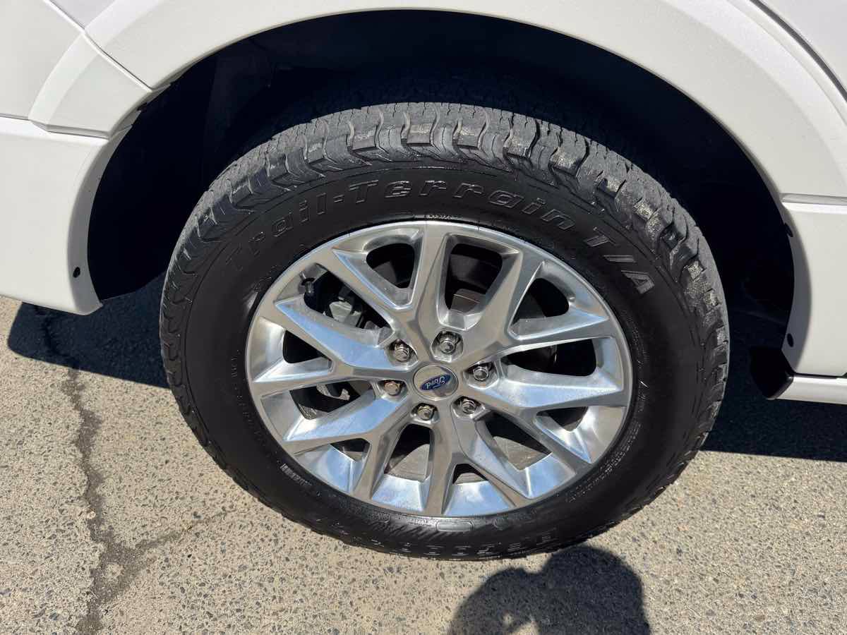 Used 2016 Ford Expedition Limited w/ Equipment Group 301A AWD/4WD image 42