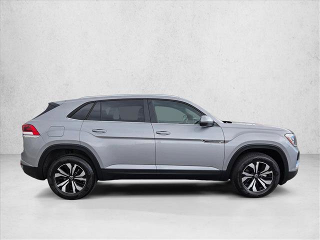 Certified 2025 Volkswagen Atlas Cross Sport SE FWD image 4
