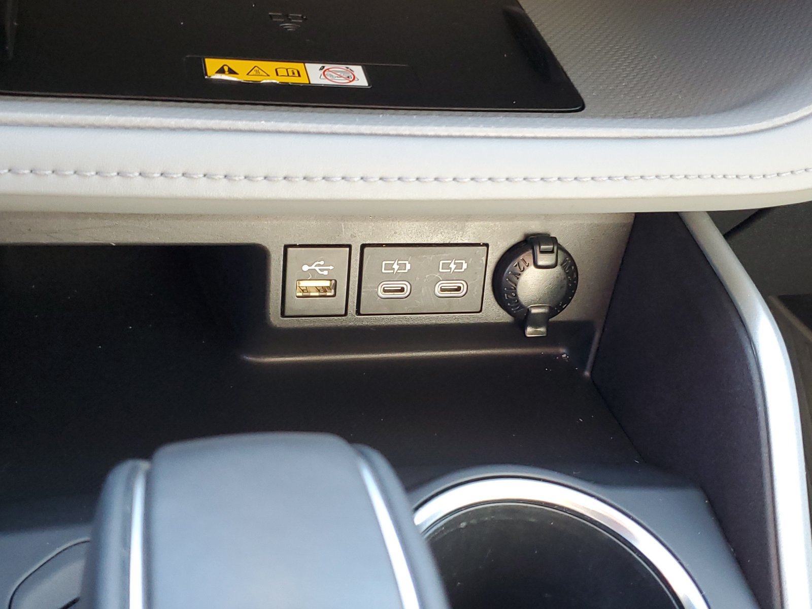 Used 2024 Toyota Highlander XLE AWD/4WD image 31
