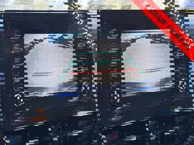 Used 2023 Toyota Camry SE image 4