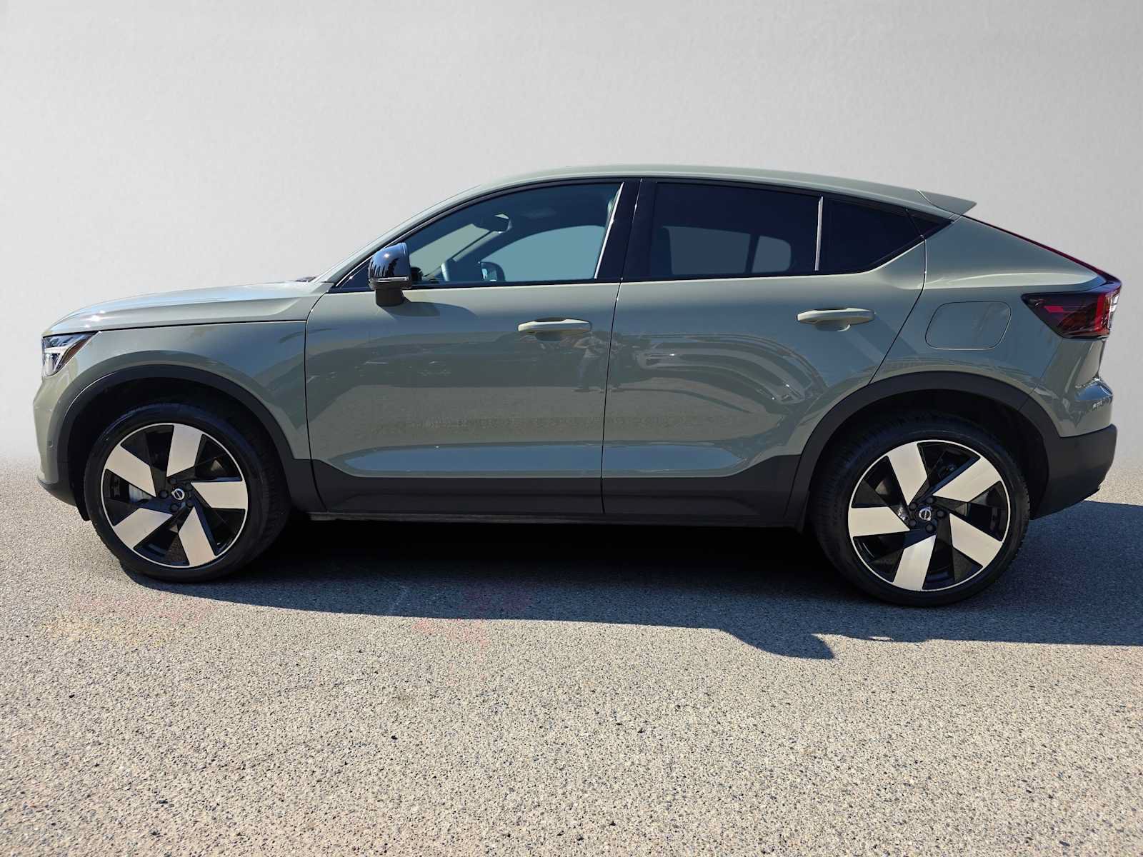 Used 2023 Volvo C40 P8 Recharge Ultimate w/ Protection Package Premier AWD/4WD image 7