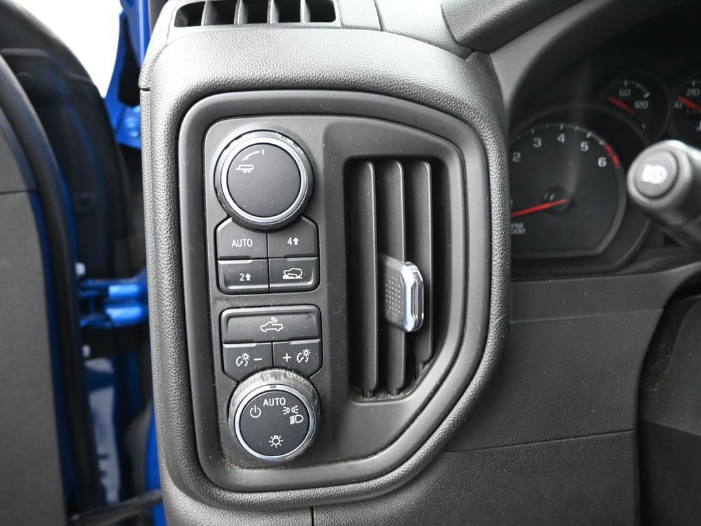 Used 2022 Chevrolet Silverado 1500 Custom image 16