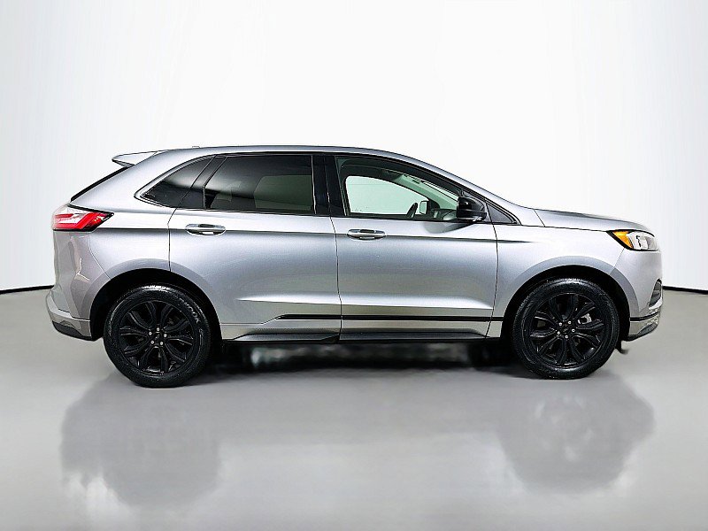 Used 2024 Ford Edge SE w/ Black Appearance Package image 8
