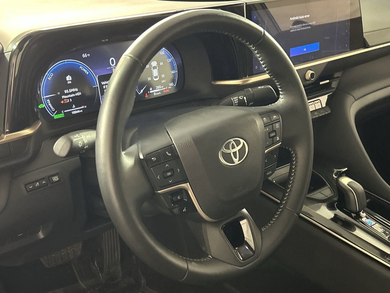 Used 2026 Toyota Crown XLE AWD/4WD image 14
