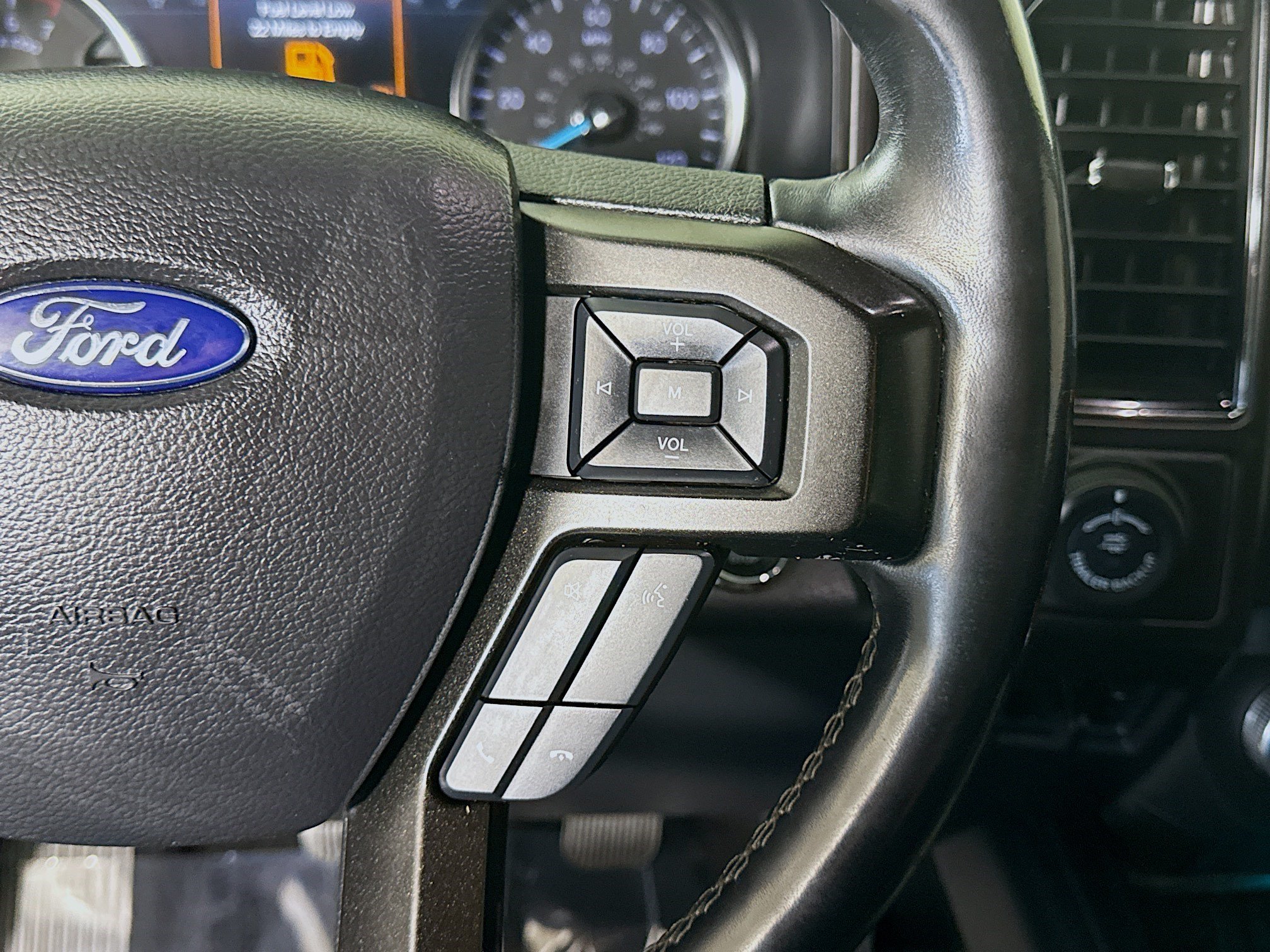 Used 2019 Ford Expedition Limited w/ Special Edition Package RWD image 15