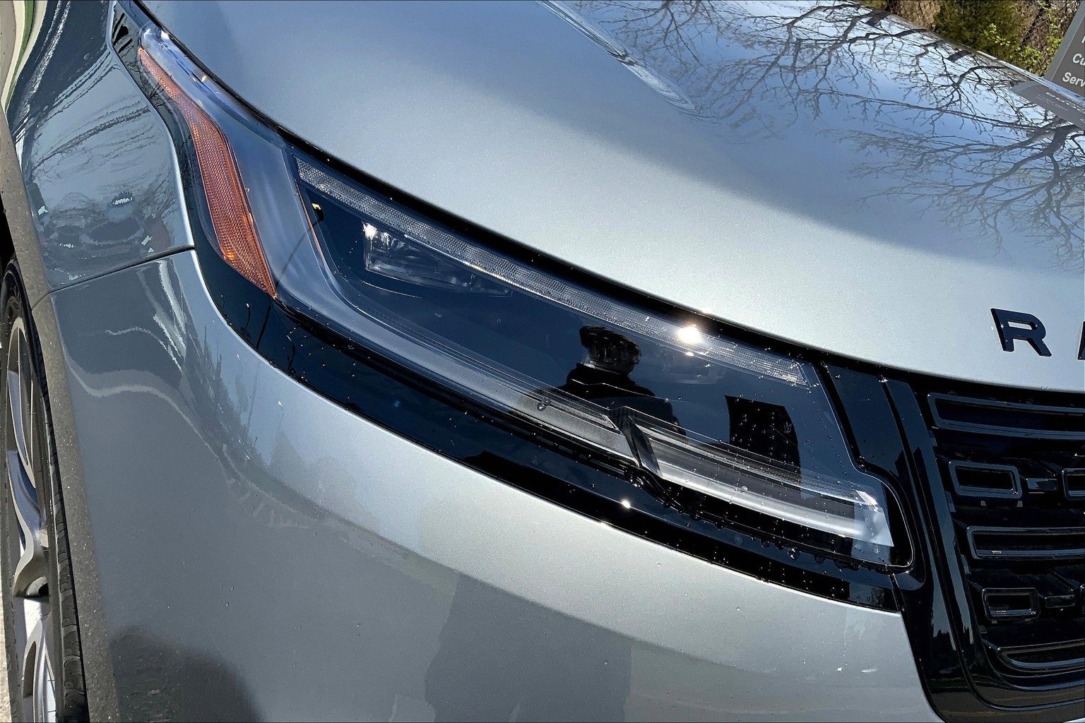 New 2026 Land Rover Range Rover Velar Dynamic SE image 13