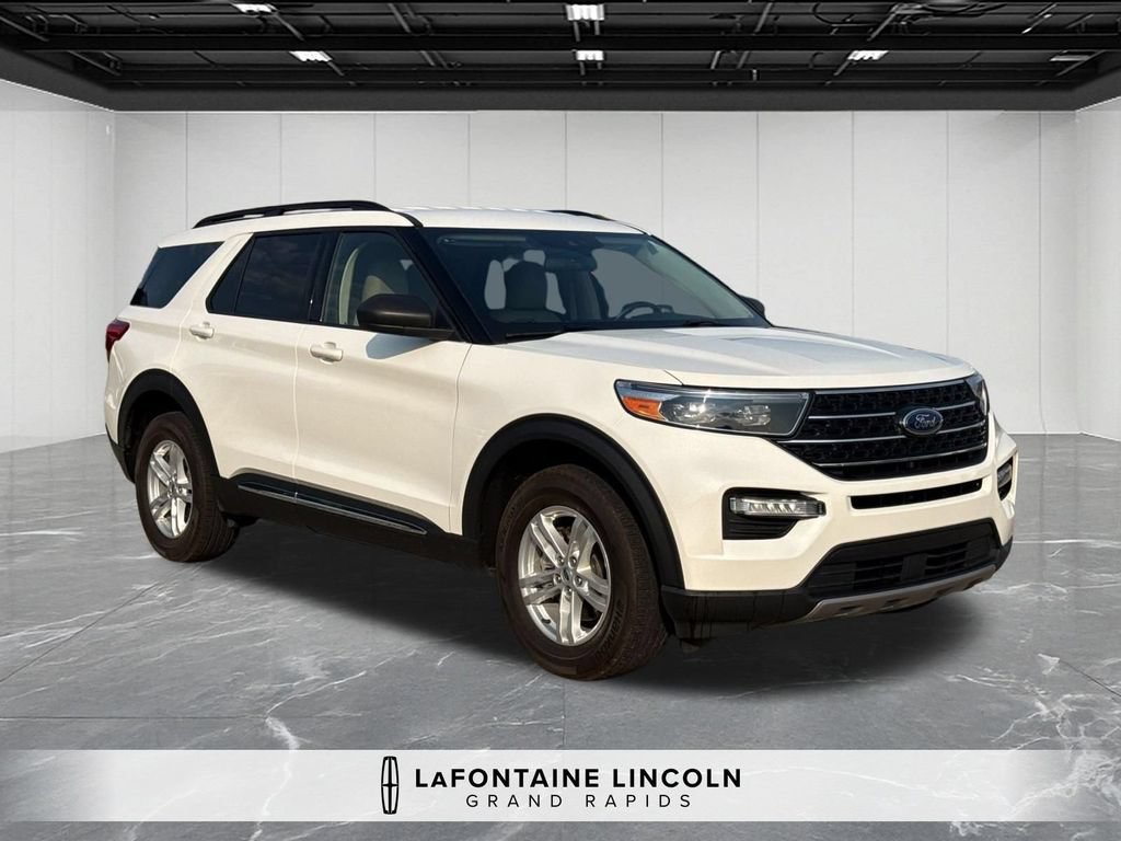 Used 2023 Ford Explorer XLT w/ Equipment Group 202A AWD/4WD image 7