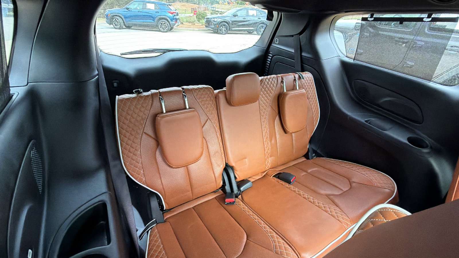 Used 2024 Chrysler Pacifica Pinnacle FWD image 23