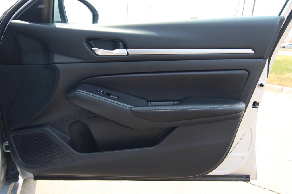 Used 2022 Nissan Altima 2.5 SV FWD image 36