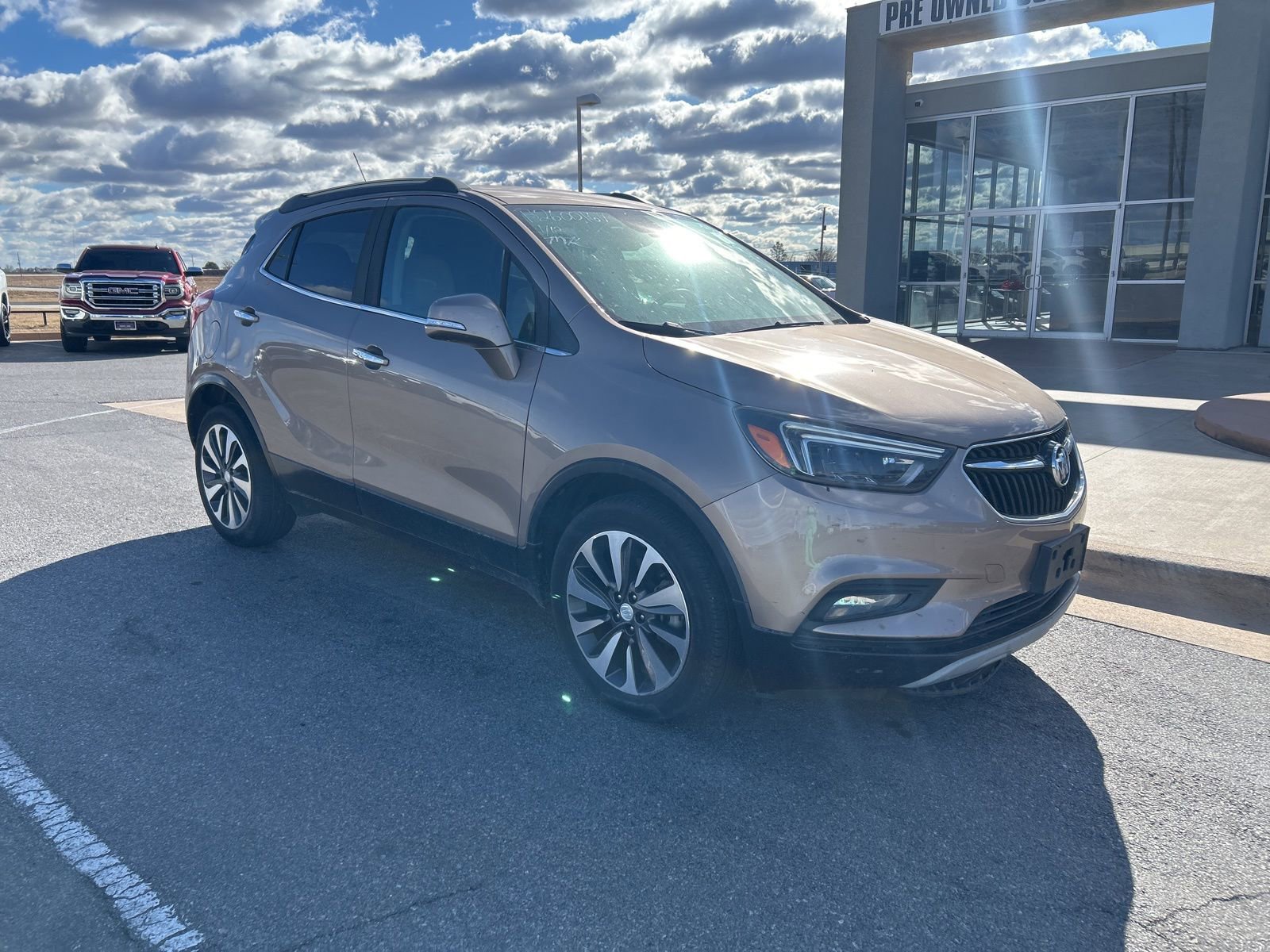 Used 2018 Buick Encore Essence image 3