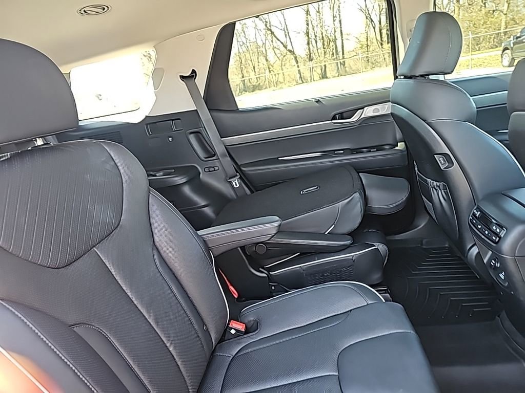 Used 2023 Hyundai Palisade SEL w/ Premium Package image 32