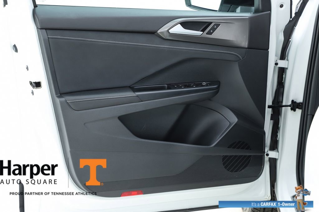 Used 2025 Volkswagen Taos SE image 56