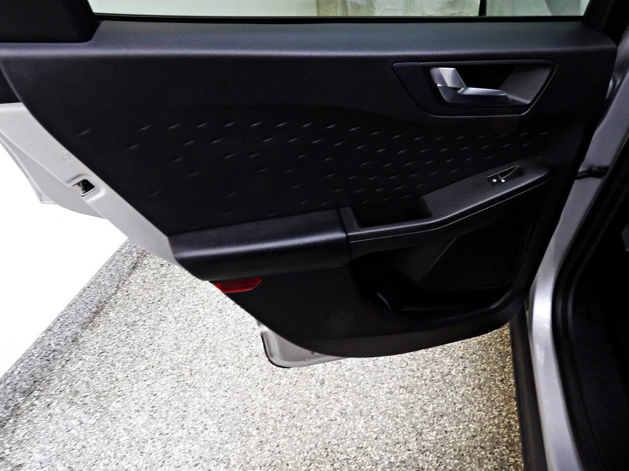 Used 2020 Ford Escape SEL image 9