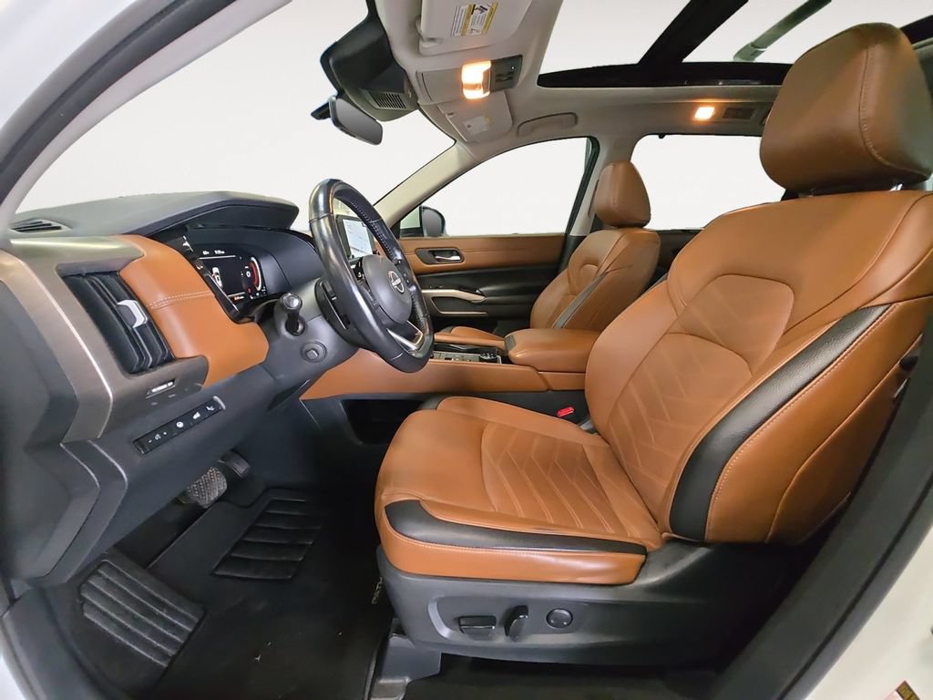 Used 2023 Nissan Pathfinder Platinum AWD/4WD image 11