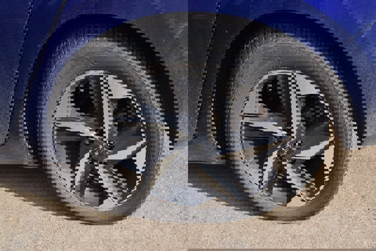 Used 2023 Hyundai Elantra SEL w/ Convenience Package image 12