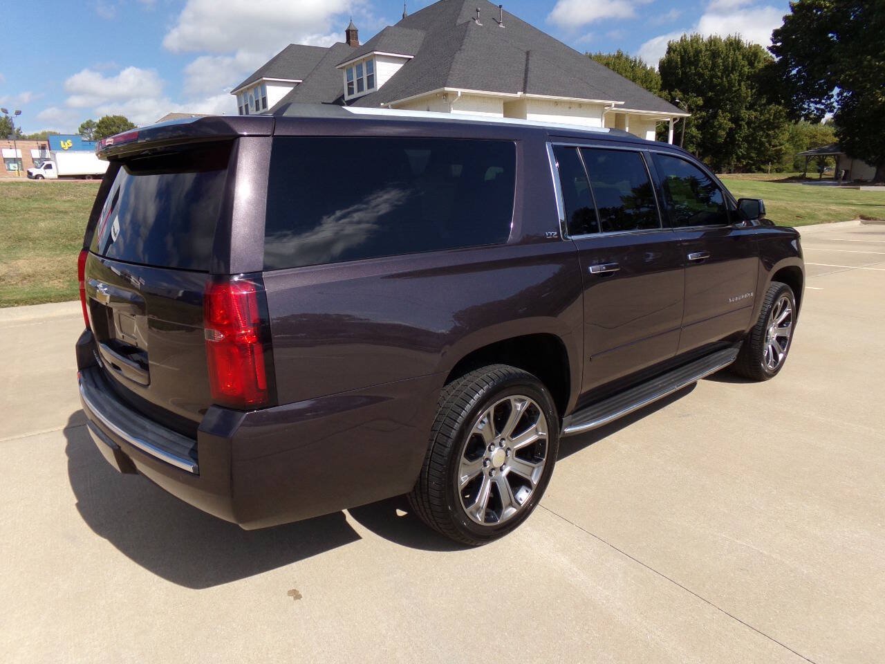 Used 2015 Chevrolet Suburban LTZ RWD image 36