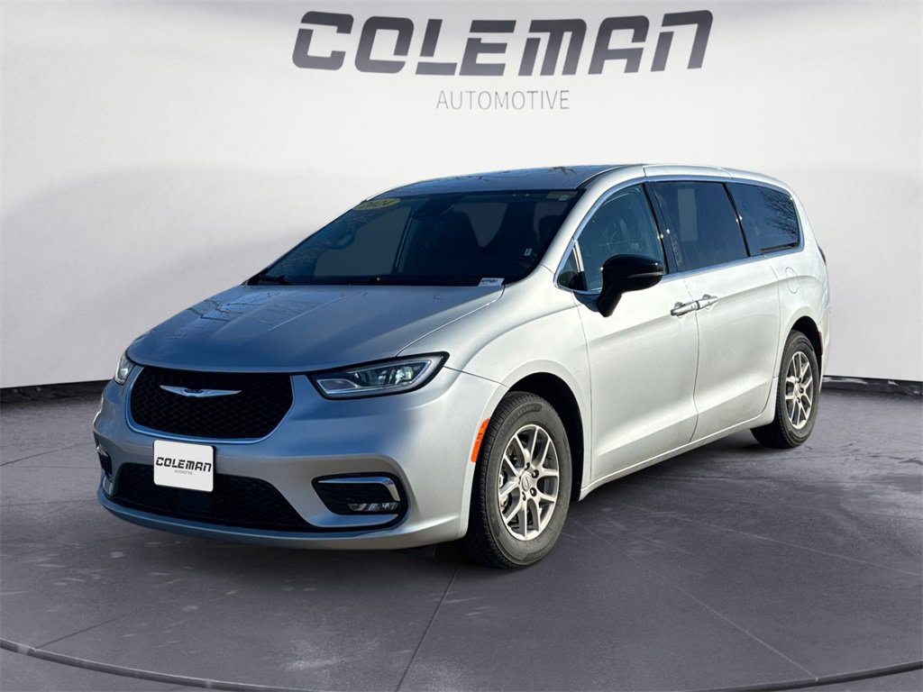 Used 2024 Chrysler Pacifica Touring-L