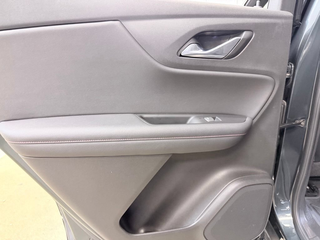 Used 2019 Chevrolet Blazer RS w/ LPO, Floor Liner Package FWD image 17