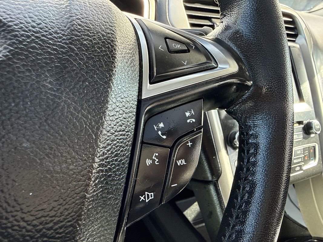 Used 2018 Ford Fusion SE w/ Fusion SE Technology Package image 27