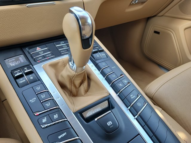 Certified 2016 Porsche Macan S AWD/4WD image 34