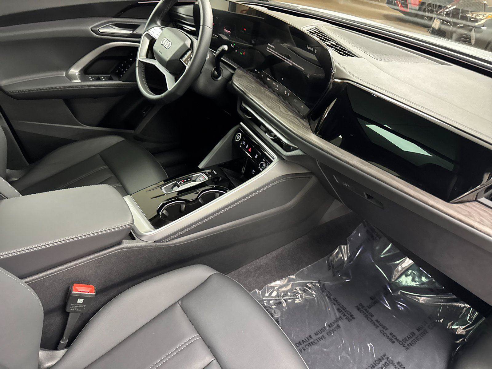 Used 2025 Audi Q5 Premium w/ Convenience Package AWD/4WD image 16