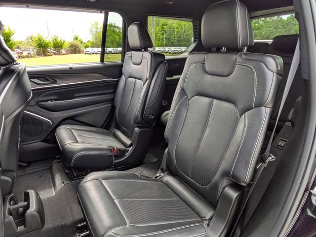 Used 2022 Jeep Grand Cherokee L Overland w/ Luxury Tech Group IV AWD/4WD image 25