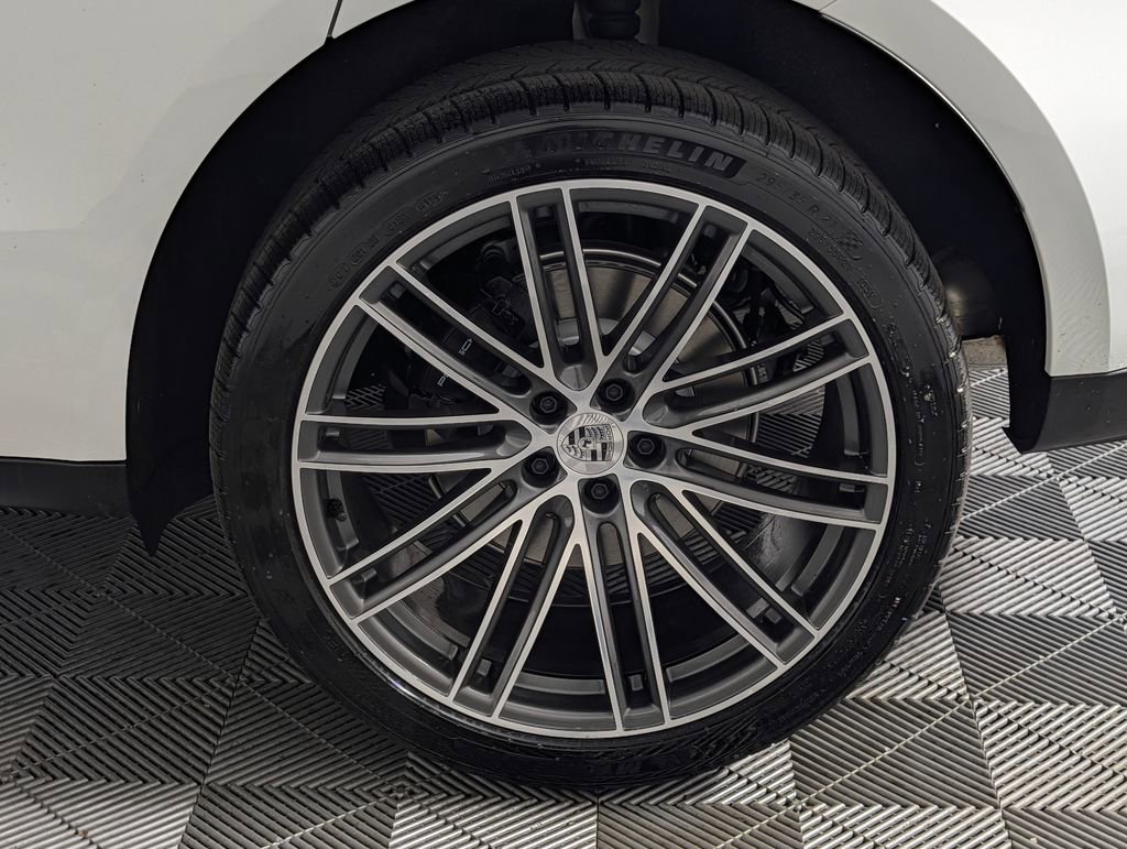 New 2026 Porsche Macan image 12