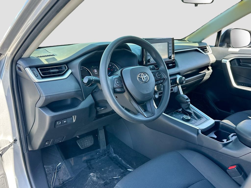 Used 2019 Toyota RAV4 LE w/ Carpet Mat Package AWD/4WD image 9