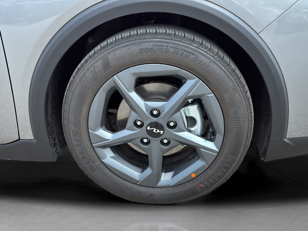 New 2026 Kia K4 FWD image 31