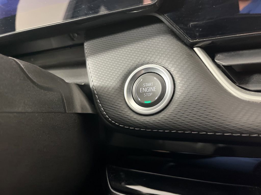 Certified 2025 Chevrolet Equinox LT FWD image 30