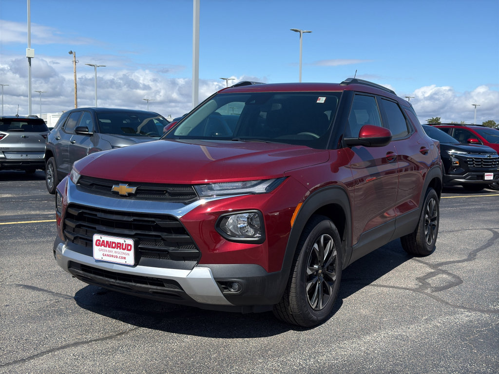 Used 2023 Chevrolet TrailBlazer LT FWD image 2