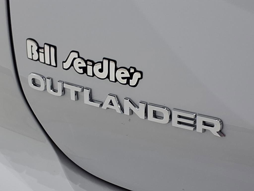New 2025 Mitsubishi Outlander ES image 20