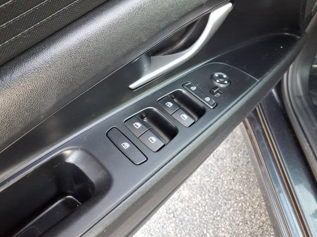 Used 2021 Hyundai Elantra SEL FWD image 26