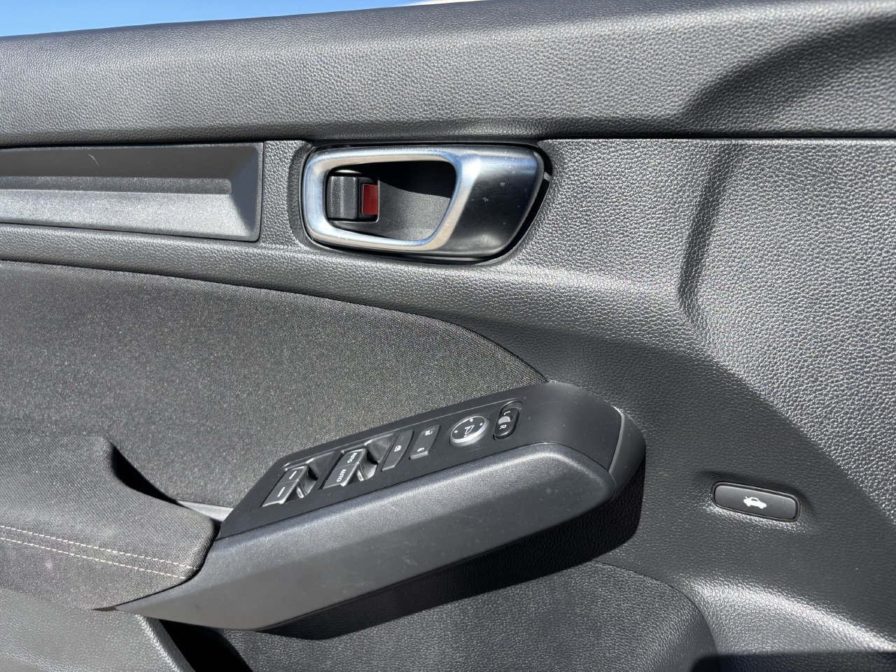 Certified 2025 Honda Civic Sport image 19