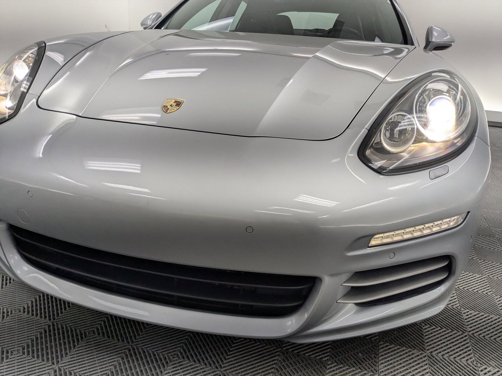 Used 2015 Porsche Panamera 4 image 17