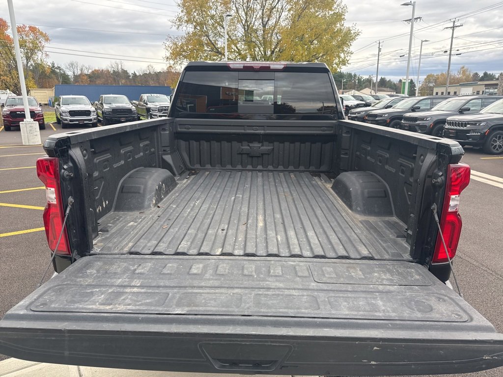 Used 2024 Chevrolet Silverado 2500 LT w/ Midnight Edition image 15