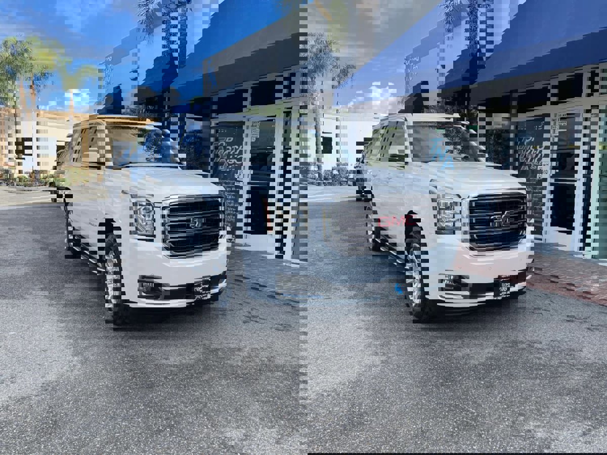 Used 2017 GMC Yukon XL SLT image 3