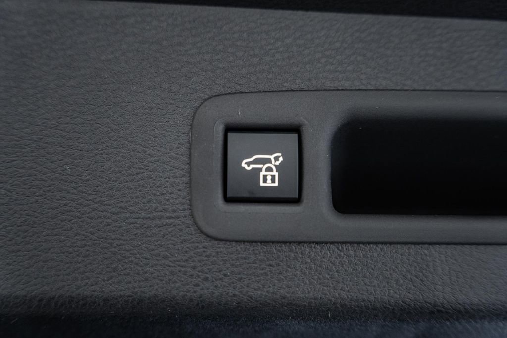 New 2026 Toyota Sienna Limited image 11