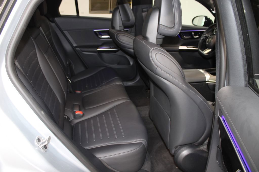 Used 2024 Mercedes-Benz GLC 300 4MATIC image 30