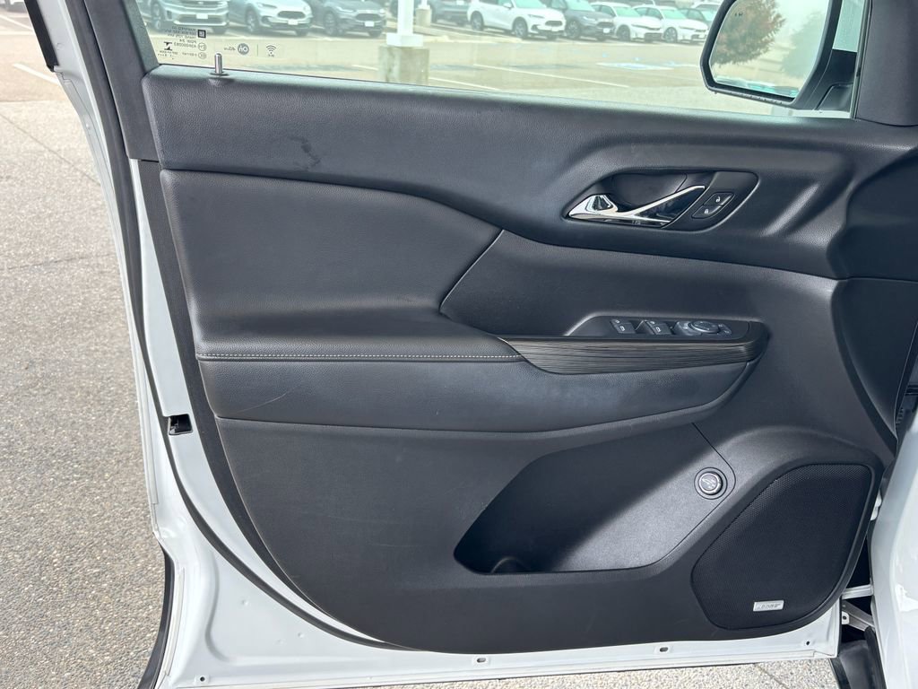 Used 2017 GMC Acadia SLT image 27