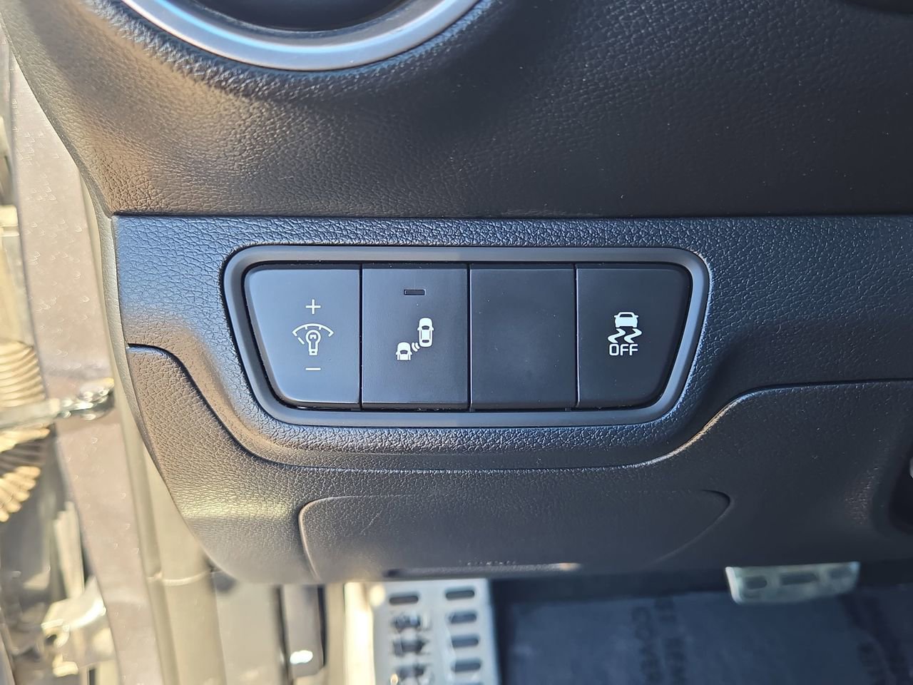 Used 2024 Kia Forte GT-Line image 25