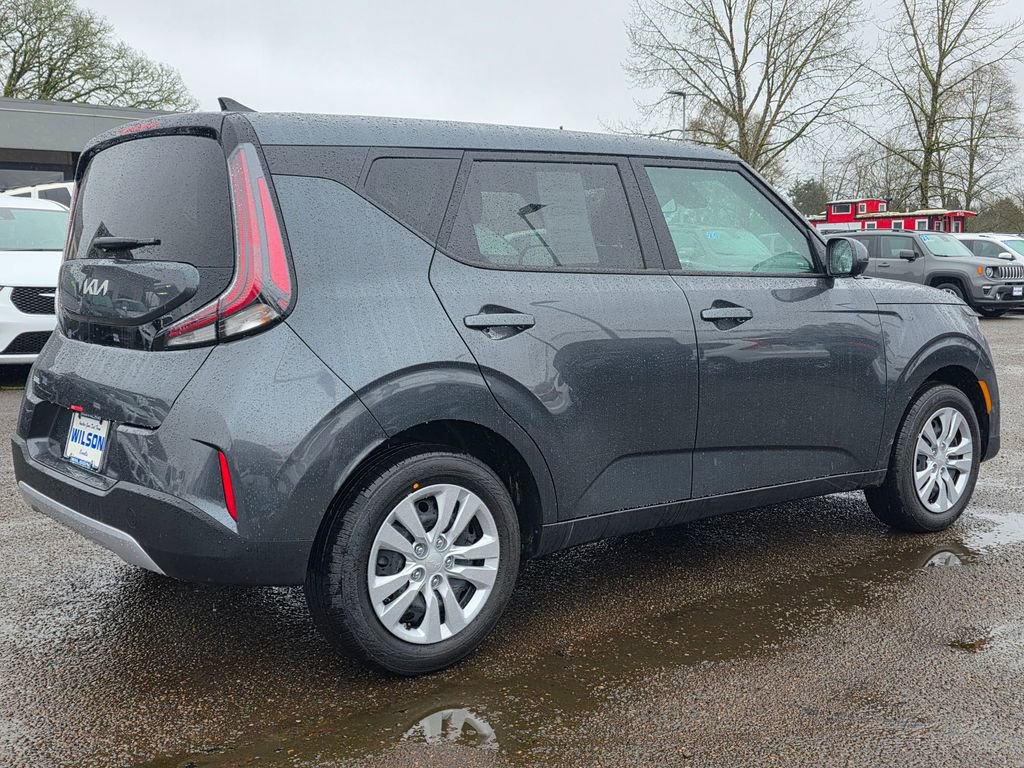 Used 2025 Kia Soul LX image 27