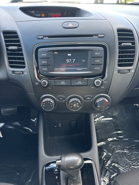 Used 2018 Kia Forte LX w/ LX Rear Camera Package image 12